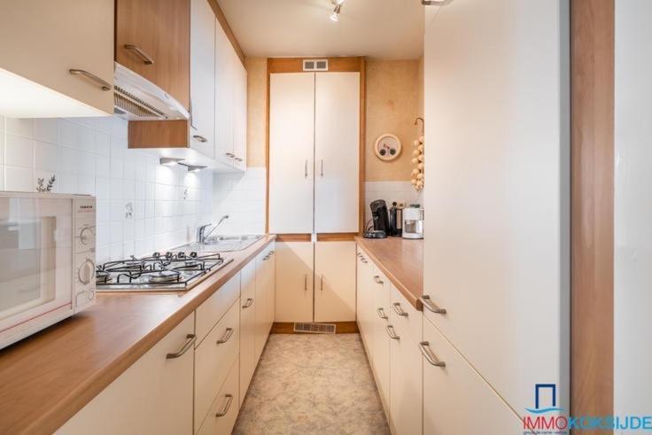 Appartement place Léopold 1er à la panne à 100m de la plage Esterno foto