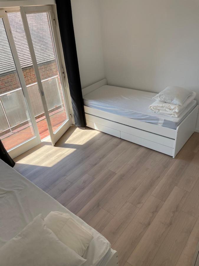 Appartement place Léopold 1er à la panne à 100m de la plage Esterno foto